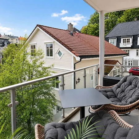 Sv23c - 2br Modern With Garage & Ev Charger Bergen